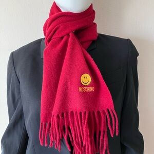 Moschino burgundy thick wool scarf w/smiley logo & fringes
